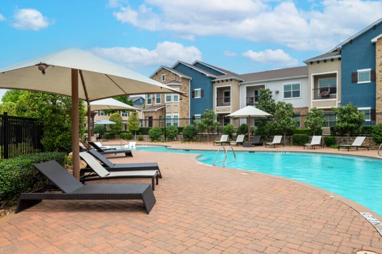Windsong Estates Apartments resort-style swimming pool.